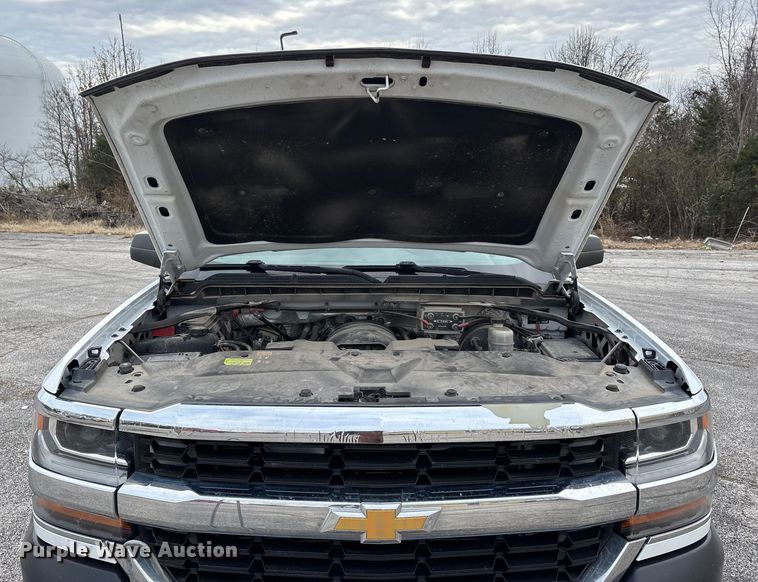 image for item DW7337 2016 Chevrolet Silverado 1500 pickup truck
