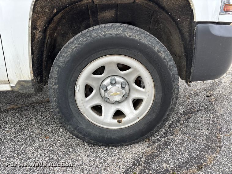 image for item DW7337 2016 Chevrolet Silverado 1500 pickup truck