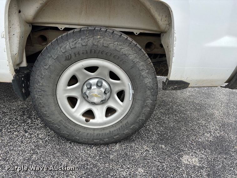 image for item DW7337 2016 Chevrolet Silverado 1500 pickup truck