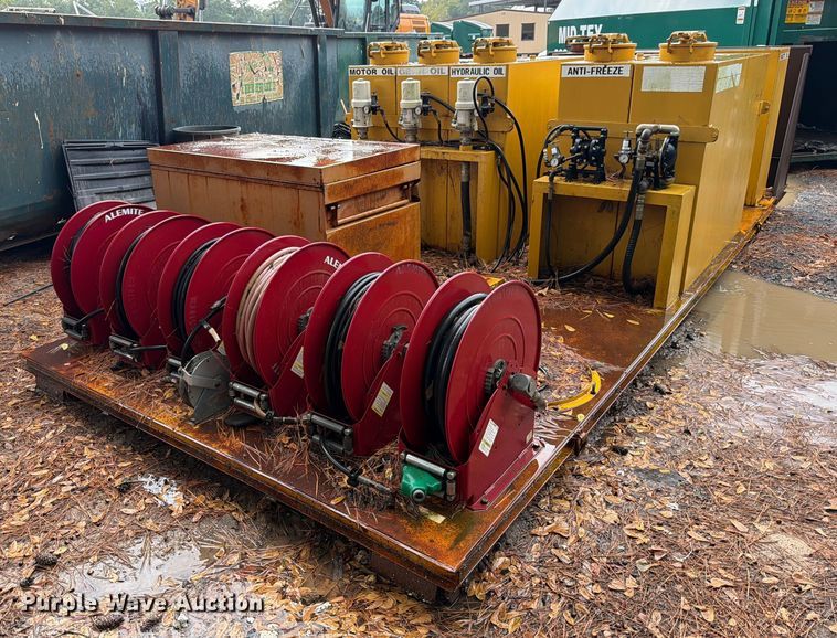 image for item DX5904 Roll off fuel and lube skid