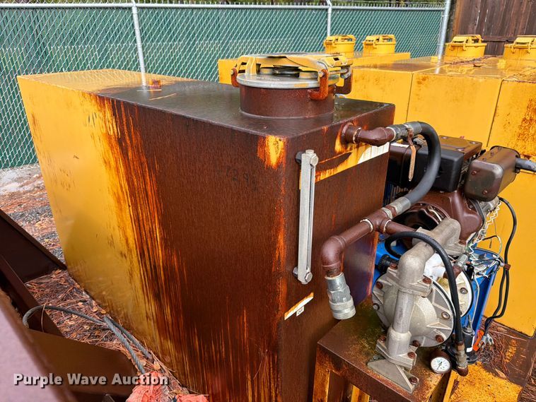 image for item DX5904 Roll off fuel and lube skid