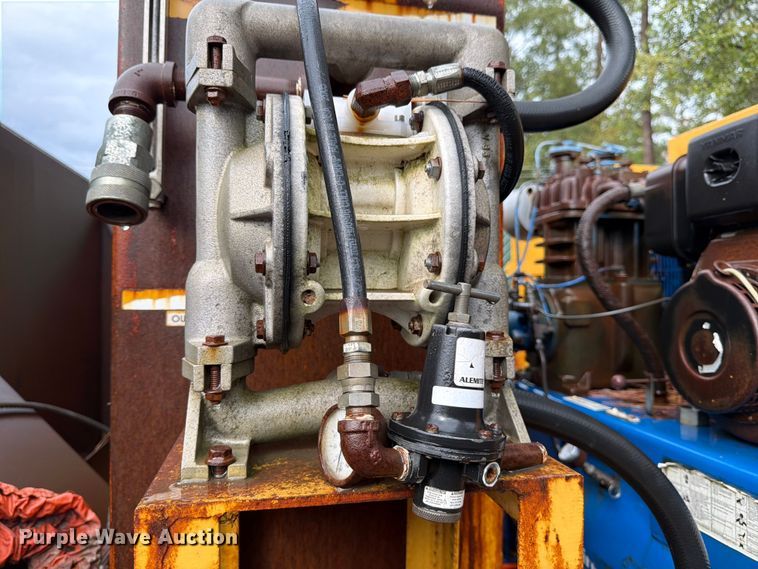 image for item DX5904 Roll off fuel and lube skid