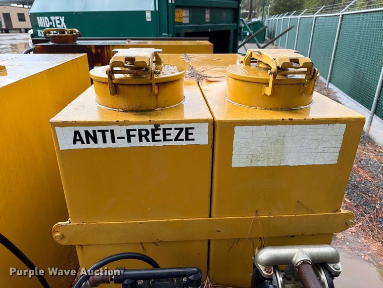 image for item DX5904 Roll off fuel and lube skid