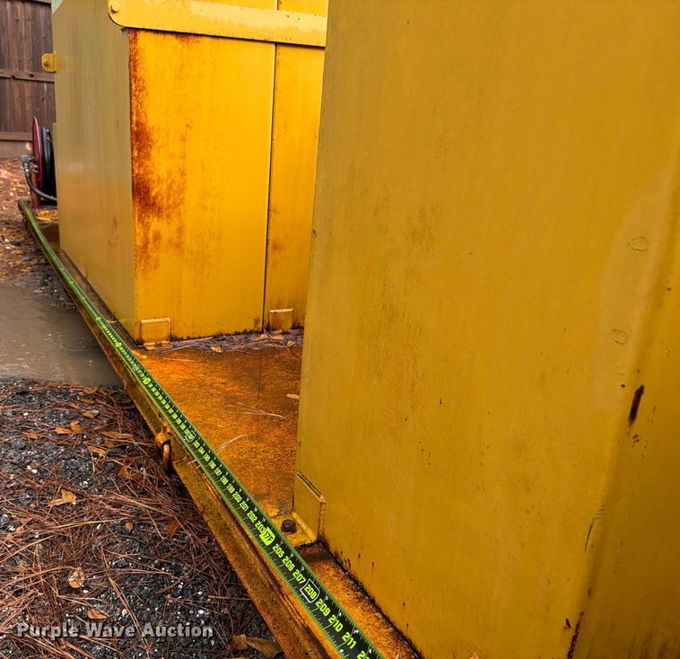 image for item DX5904 Roll off fuel and lube skid