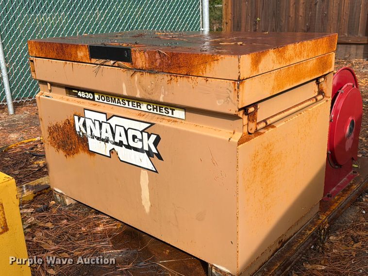 image for item DX5904 Roll off fuel and lube skid