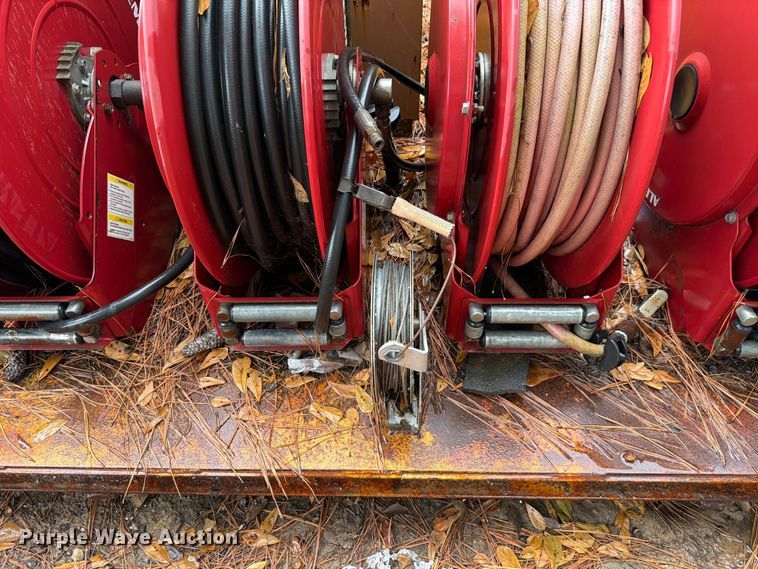 image for item DX5904 Roll off fuel and lube skid