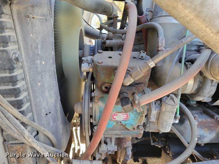 image for item DX6602 1988 Ford L8000 truck cab and chassis