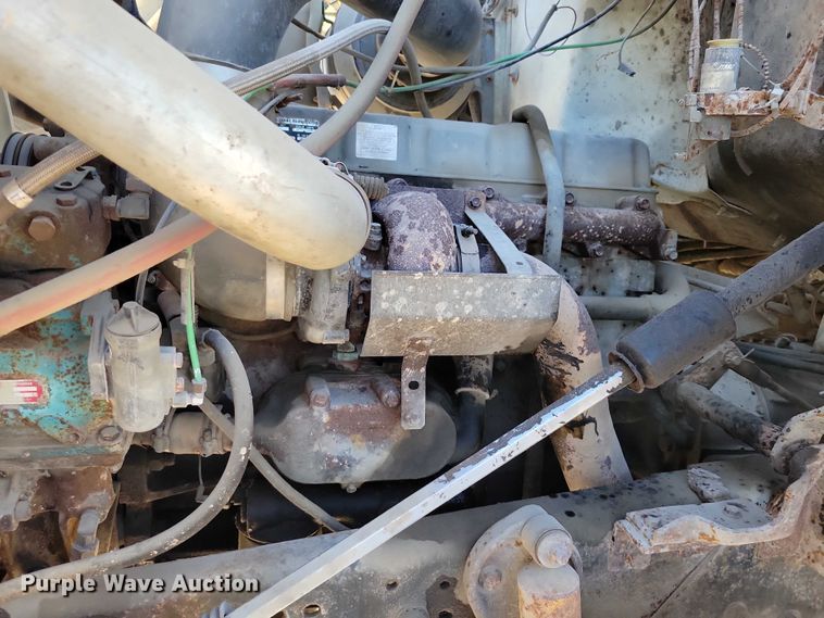 image for item DX6602 1988 Ford L8000 truck cab and chassis