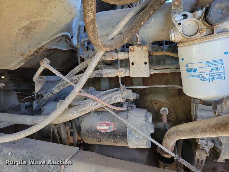 image for item DX6602 1988 Ford L8000 truck cab and chassis