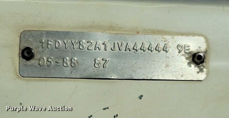 image for item DX6602 1988 Ford L8000 truck cab and chassis