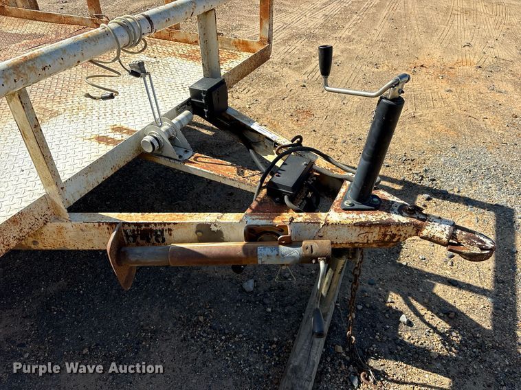 image for item DY0898 1999 Road Clipper utility trailer