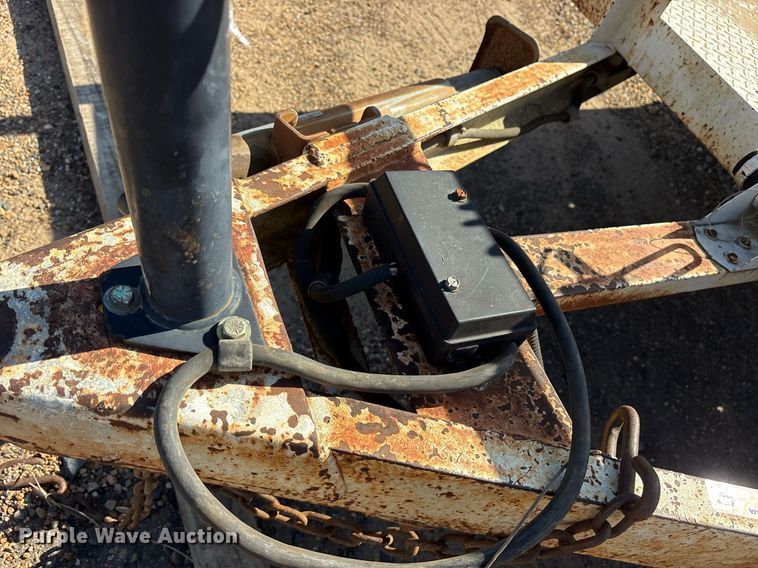 image for item DY0898 1999 Road Clipper utility trailer