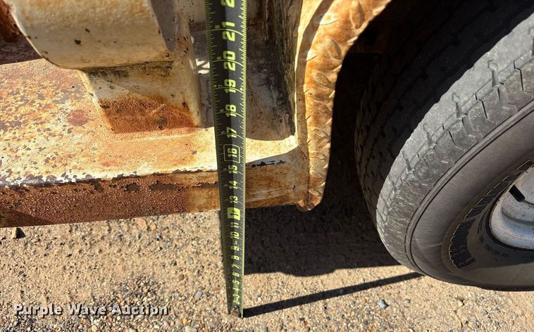 image for item DY0898 1999 Road Clipper utility trailer