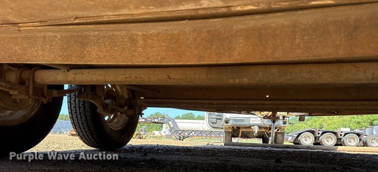 image for item DY0898 1999 Road Clipper utility trailer