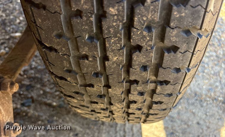 image for item DY0898 1999 Road Clipper utility trailer