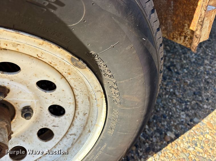 image for item DY0898 1999 Road Clipper utility trailer