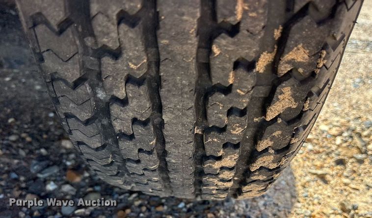 image for item DY0898 1999 Road Clipper utility trailer