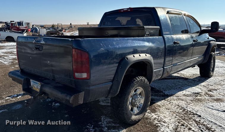 image for item DY8438 2006 Dodge Ram 2500 Mega Cab pickup truck