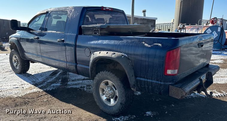 image for item DY8438 2006 Dodge Ram 2500 Mega Cab pickup truck