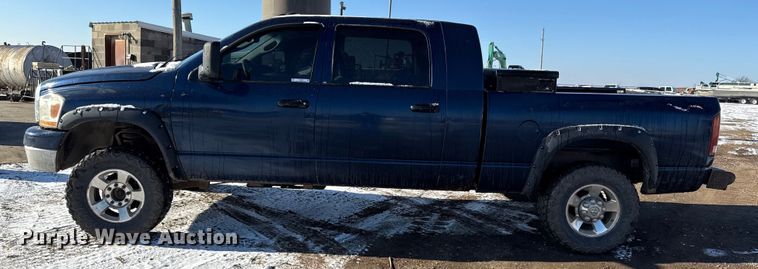 image for item DY8438 2006 Dodge Ram 2500 Mega Cab pickup truck