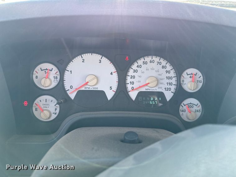 image for item DY8438 2006 Dodge Ram 2500 Mega Cab pickup truck