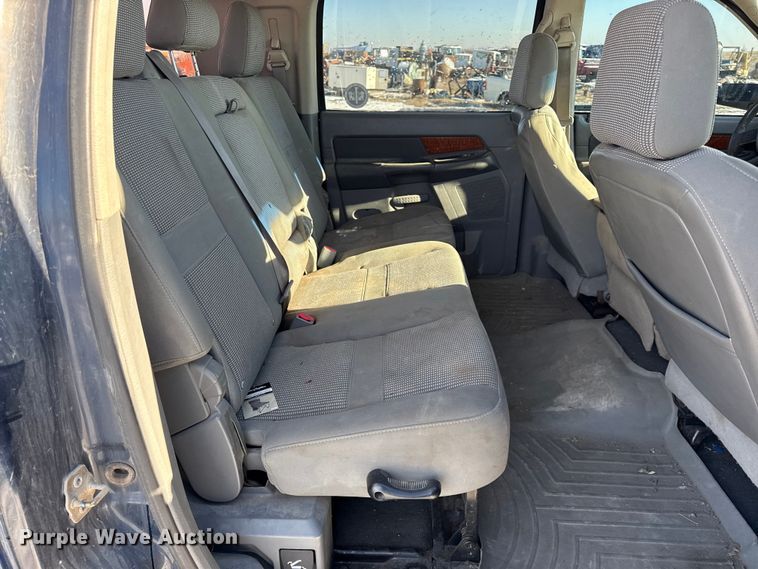 image for item DY8438 2006 Dodge Ram 2500 Mega Cab pickup truck