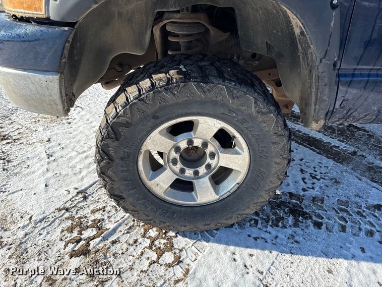 image for item DY8438 2006 Dodge Ram 2500 Mega Cab pickup truck