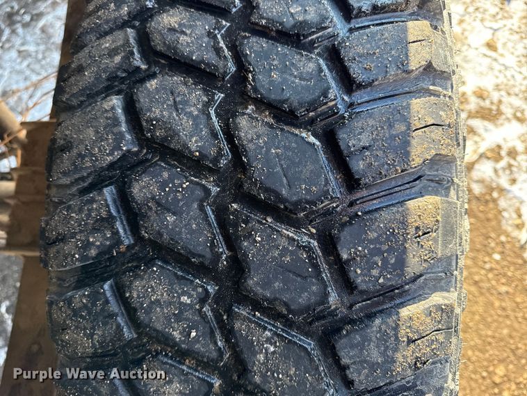 image for item DY8438 2006 Dodge Ram 2500 Mega Cab pickup truck