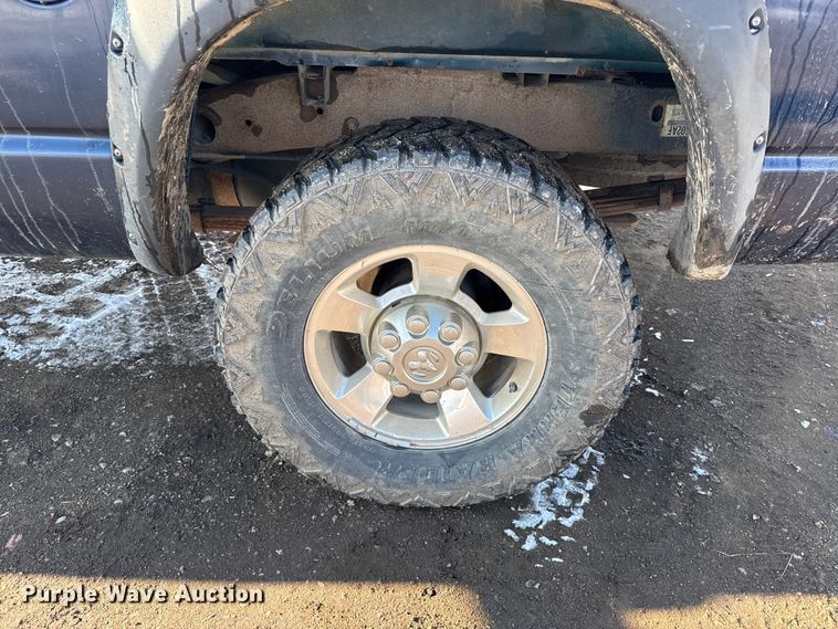 image for item DY8438 2006 Dodge Ram 2500 Mega Cab pickup truck