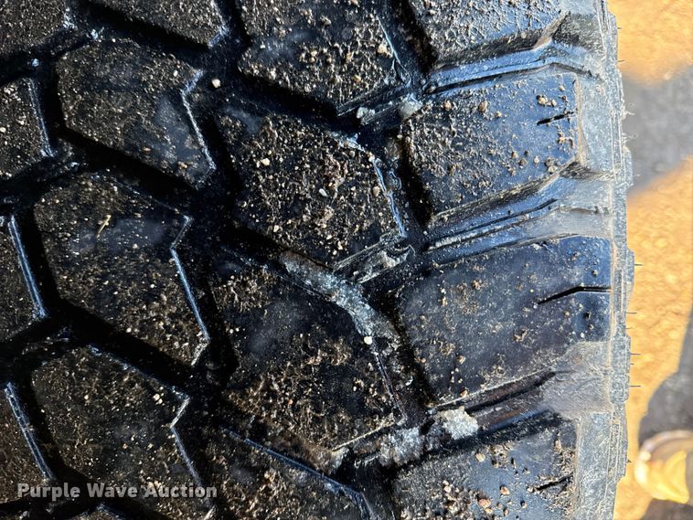 image for item DY8438 2006 Dodge Ram 2500 Mega Cab pickup truck