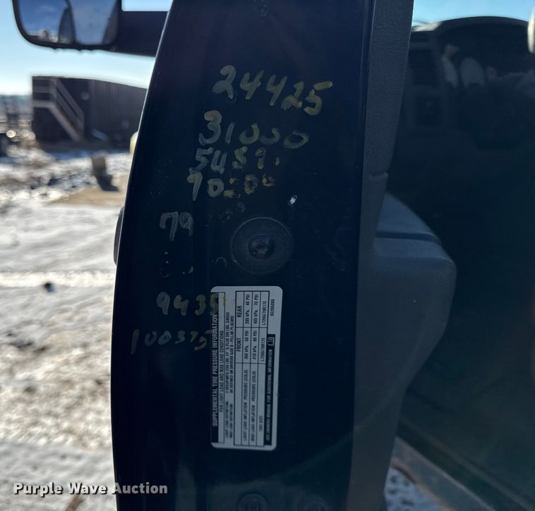 image for item DY8438 2006 Dodge Ram 2500 Mega Cab pickup truck