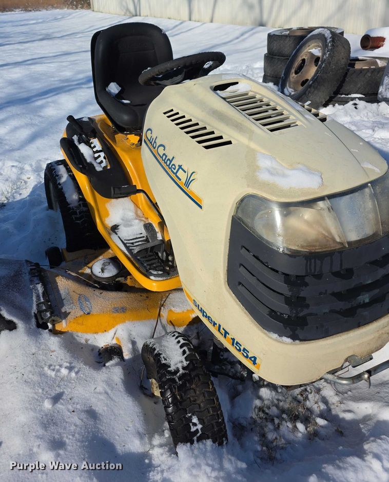 image for item DZ3642 (3) lawn mowers