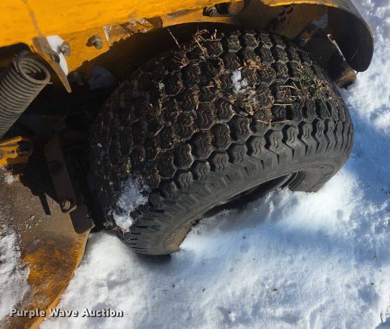 image for item DZ3642 (3) lawn mowers