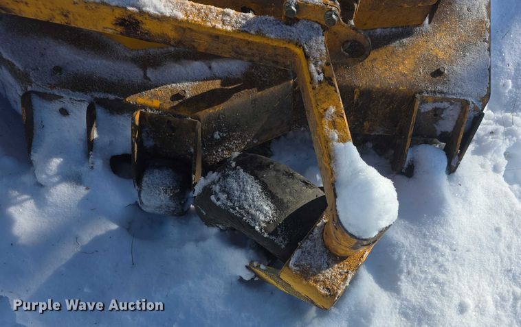 image for item DZ3642 (3) lawn mowers