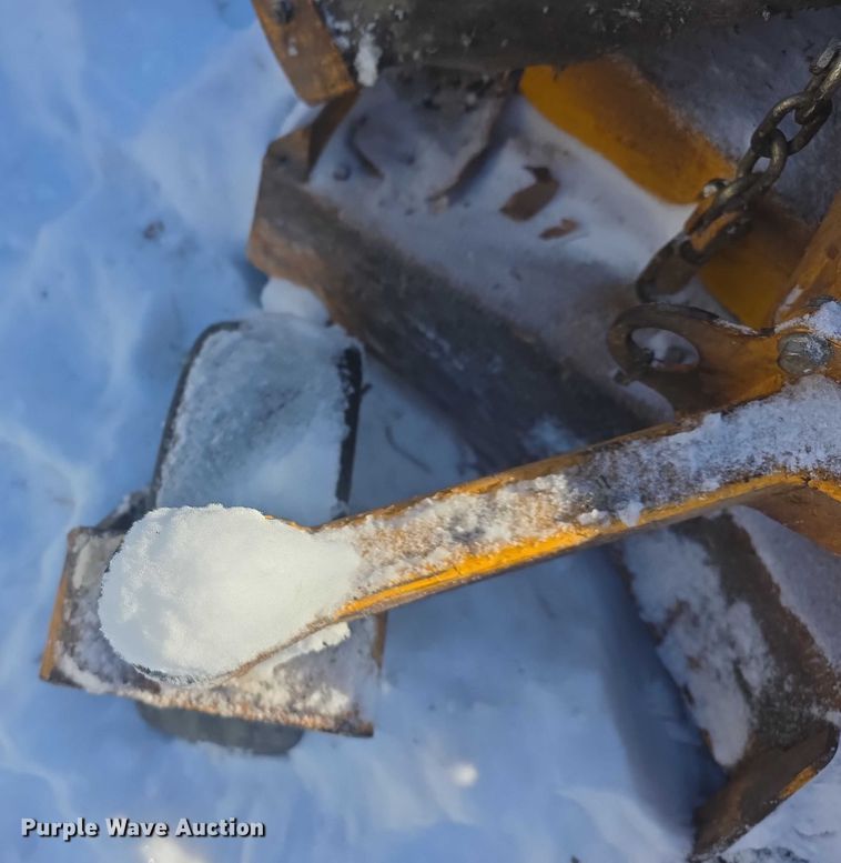 image for item DZ3642 (3) lawn mowers