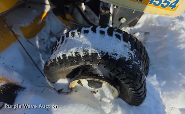 image for item DZ3642 (3) lawn mowers