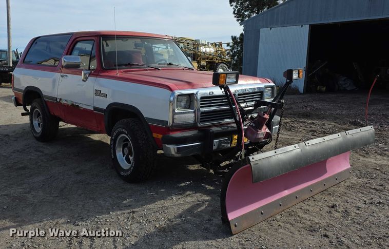 image for item DZ3659 1993 Dodge Ram Charger SUV