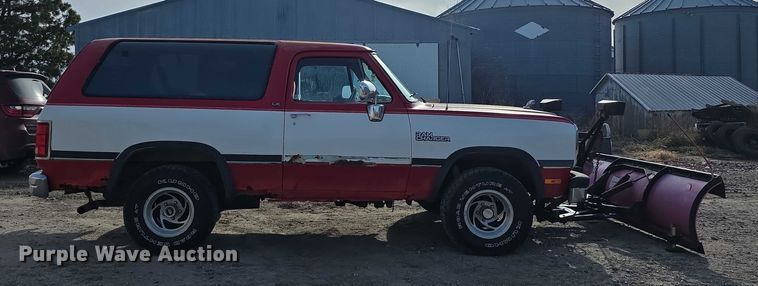 image for item DZ3659 1993 Dodge Ram Charger SUV