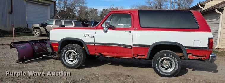 image for item DZ3659 1993 Dodge Ram Charger SUV