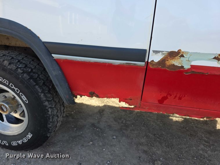 image for item DZ3659 1993 Dodge Ram Charger SUV