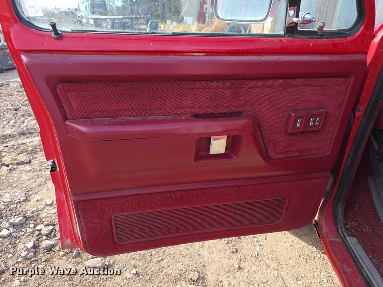 image for item DZ3659 1993 Dodge Ram Charger SUV