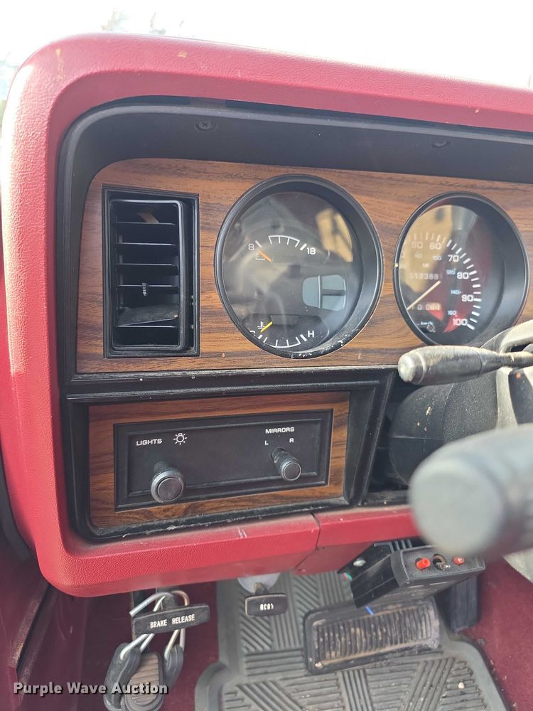 image for item DZ3659 1993 Dodge Ram Charger SUV