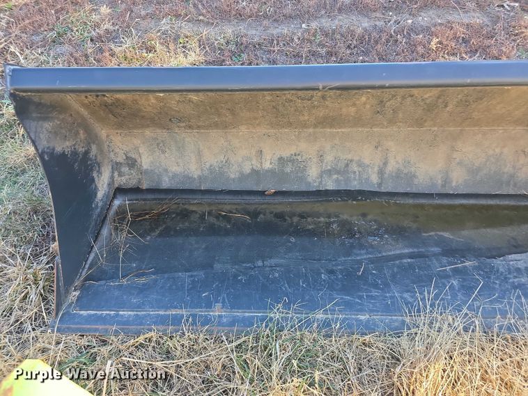 image for item DZ3664 2022 New Holland 210SM skid steer bucket