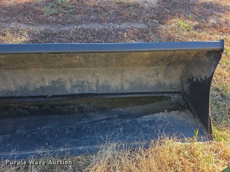 image for item DZ3664 2022 New Holland 210SM skid steer bucket