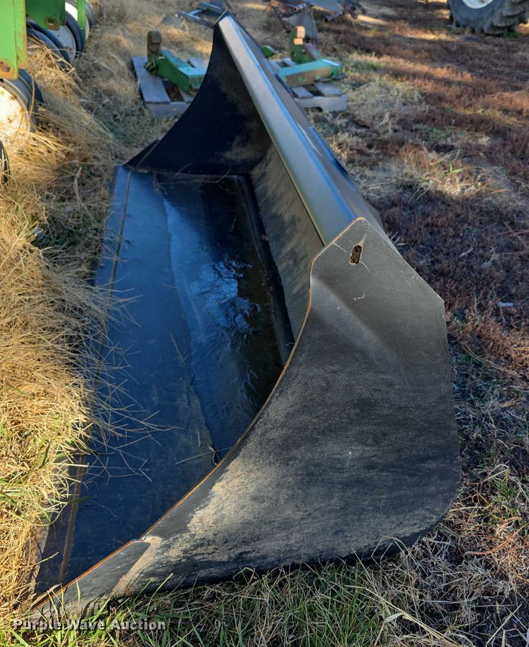 image for item DZ3664 2022 New Holland 210SM skid steer bucket