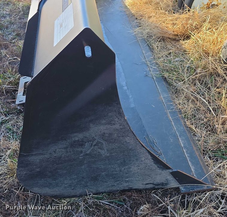 image for item DZ3664 2022 New Holland 210SM skid steer bucket