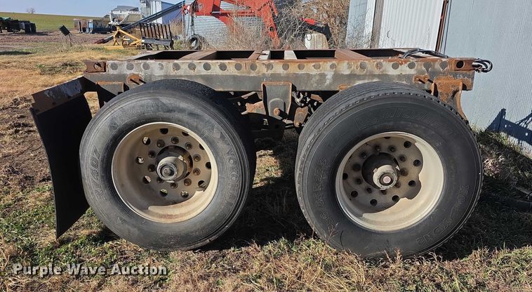 image for item DZ3665 1999 Hutch rear axle assembly