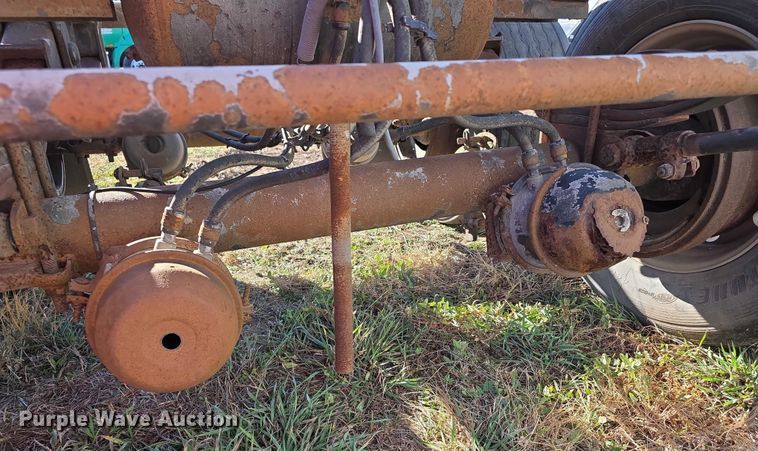 image for item DZ3665 1999 Hutch rear axle assembly