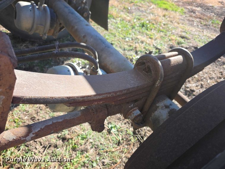 image for item DZ3665 1999 Hutch rear axle assembly