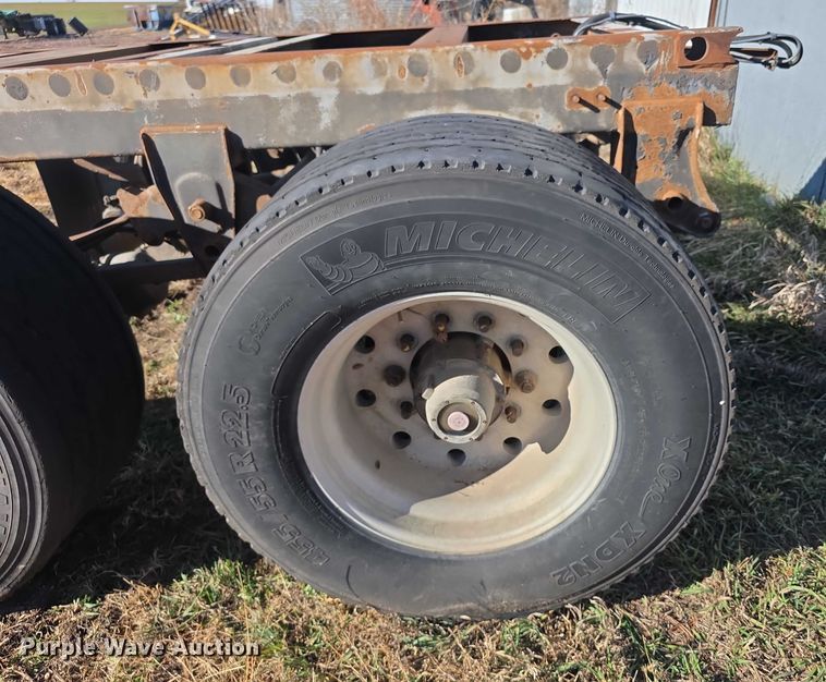 image for item DZ3665 1999 Hutch rear axle assembly